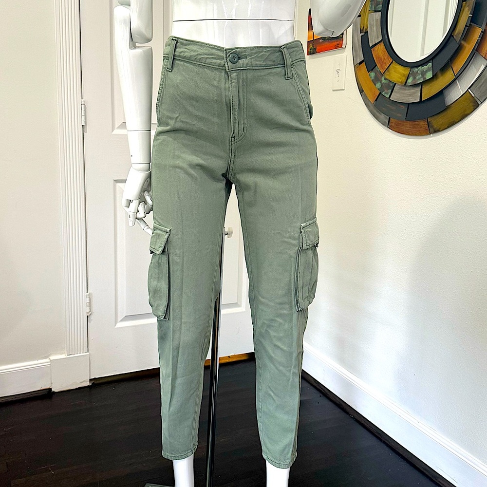 Levi’s Cargo Pants, pale Olive green, size 24, length 28